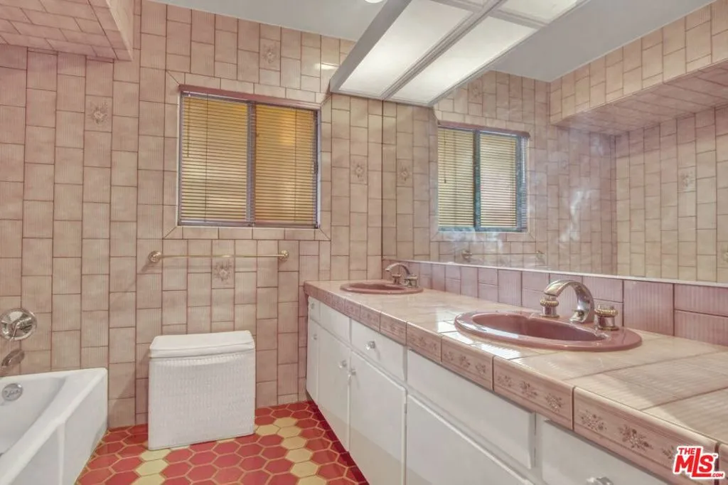 5222 Los Franciscos Way, Los Angeles, California 90027 home-pic-31